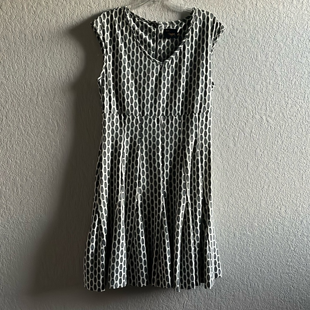 Just Taylor Grey and White Dress
